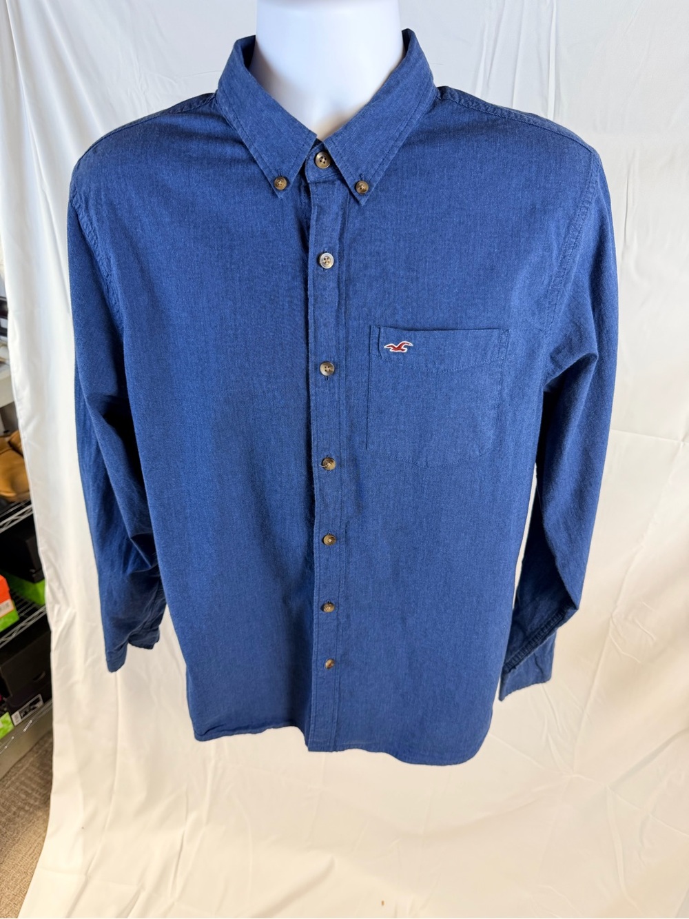 Hollister Men’s Button-Down Shirt in Navy Blue